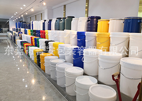 肏大骚屄视频吉安容器一楼涂料桶、机油桶展区
